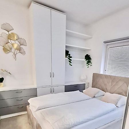 Ljubljana Central Lux Apartment With Free Parking ภายนอก รูปภาพ