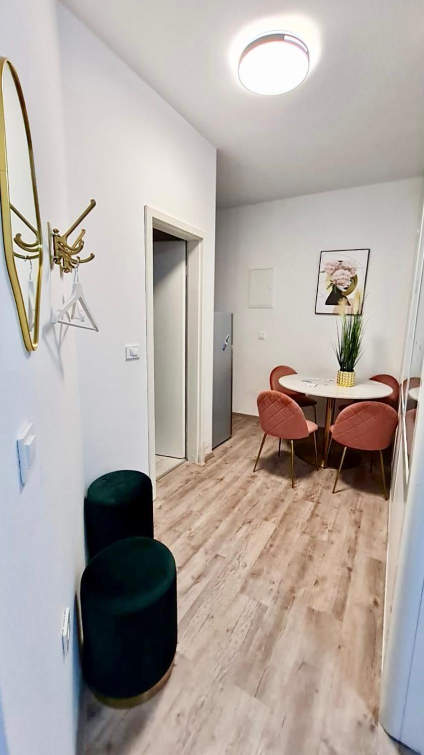 Ljubljana Central Lux Apartment With Free Parking ภายนอก รูปภาพ